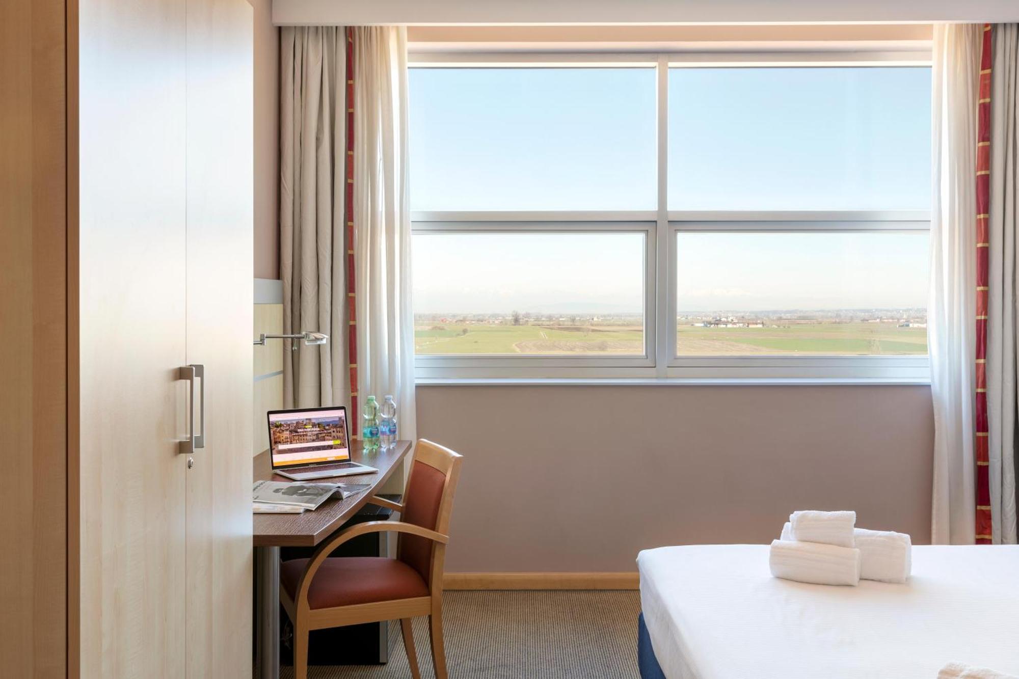 B&B Hotel Cherasco Langhe Екстер'єр фото