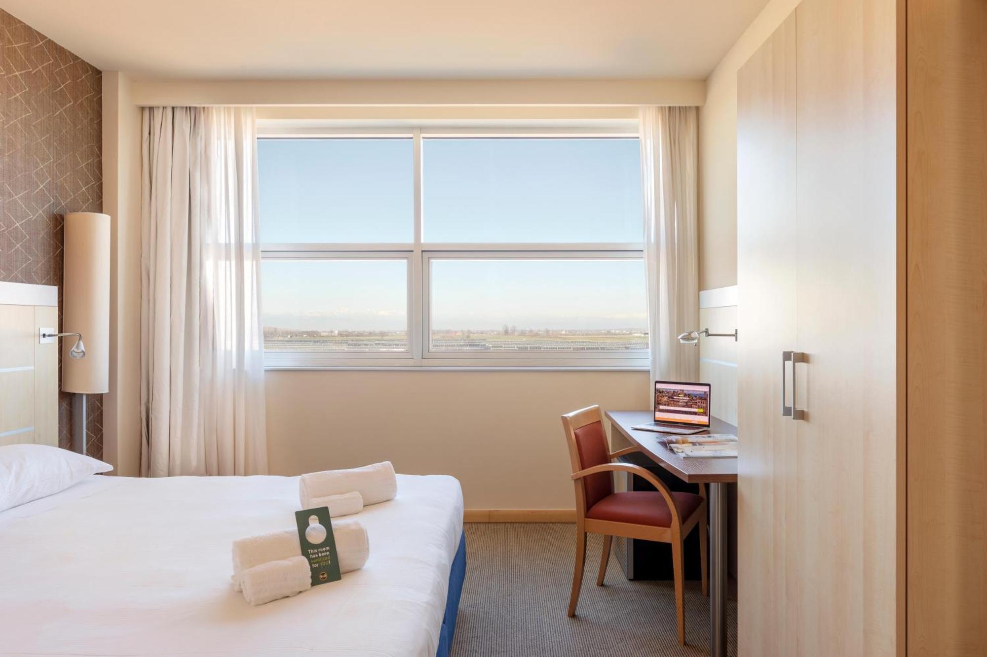 B&B Hotel Cherasco Langhe Екстер'єр фото