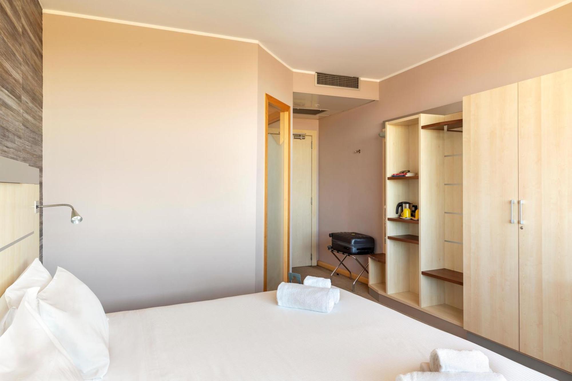 B&B Hotel Cherasco Langhe Екстер'єр фото