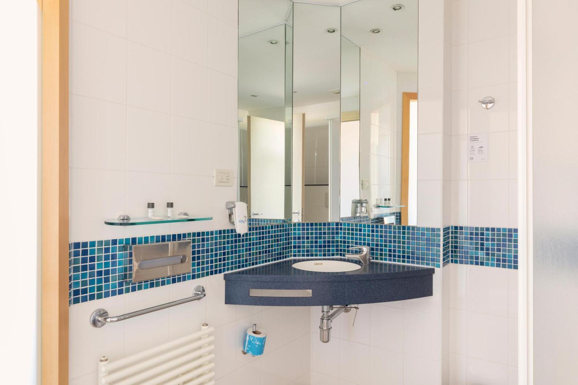 B&B Hotel Cherasco Langhe Екстер'єр фото