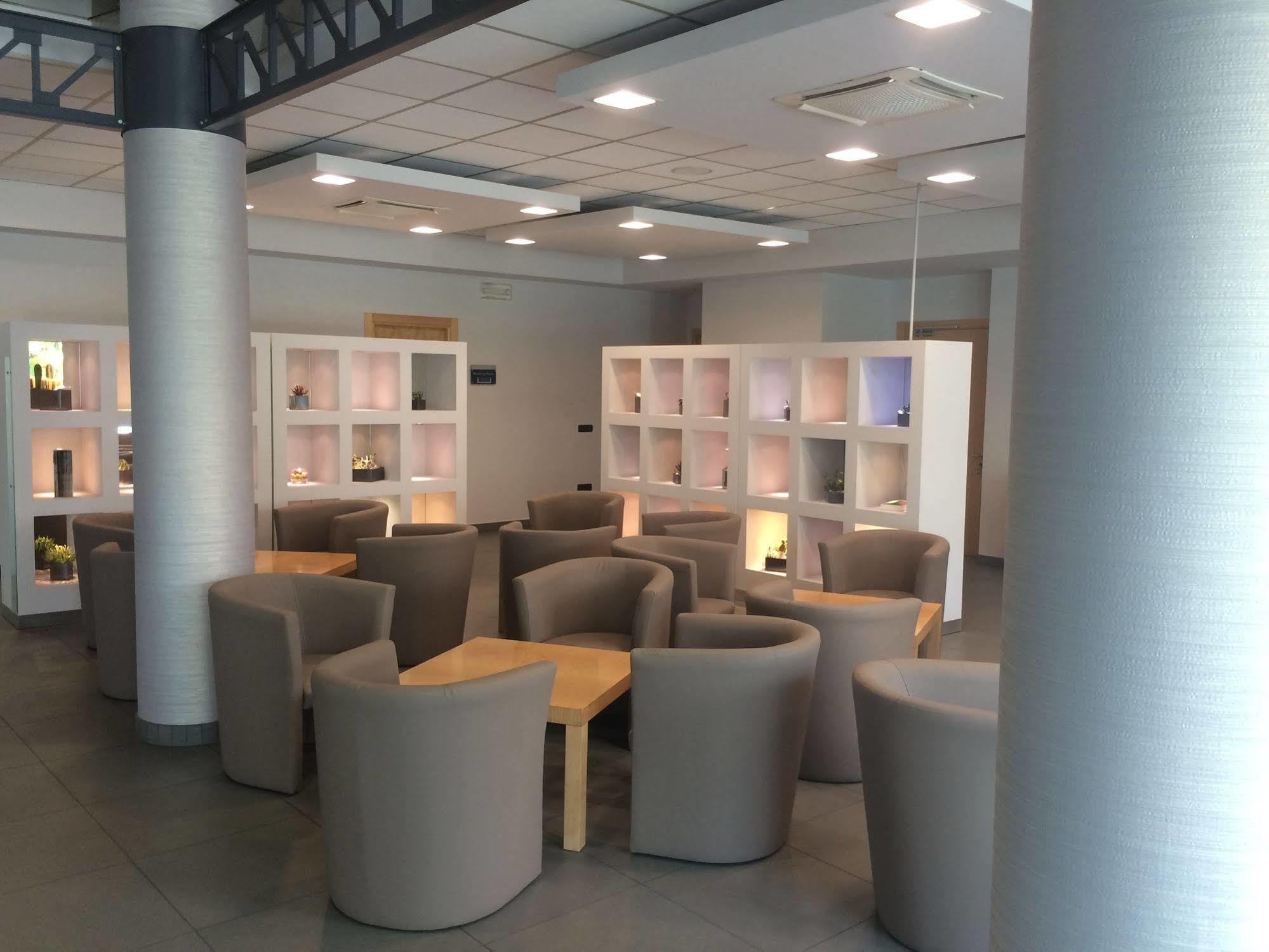 B&B Hotel Cherasco Langhe Екстер'єр фото